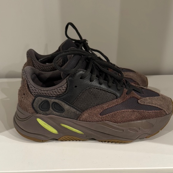 Yeezy Boost 700 “Wave Runner” - Picture 3 of 5